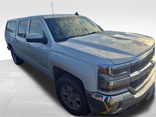 Summit White 2018 Chevrolet Silverado 1500 LT
