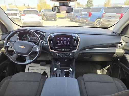 Graphite Metallic 2020 Chevrolet Traverse LT Cloth
