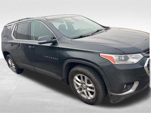 Graphite Metallic 2020 Chevrolet Traverse LT Cloth