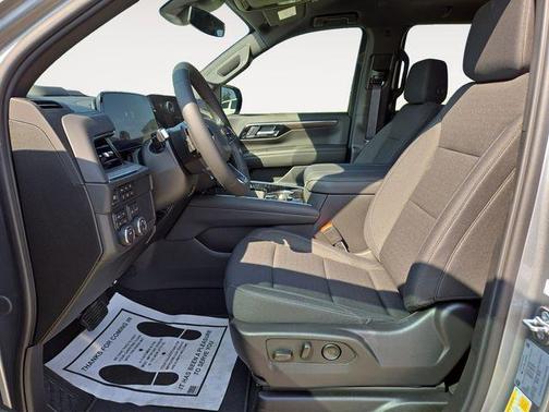 2025 Chevrolet Suburban LS