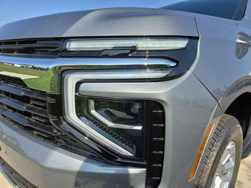 2025 Chevrolet Suburban LS