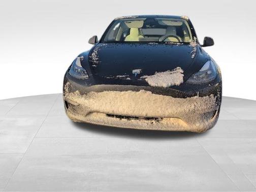 2025 Tesla Model Y Long Range