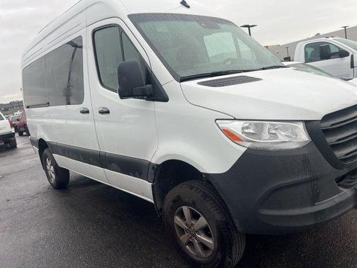 2024 Mercedes-Benz Sprinter 2500 144 WB Standard Roof Passenger