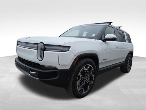 2025 Rivian R1S Adventure