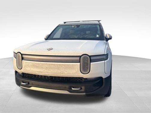 2025 Rivian R1S Adventure