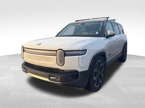 2025 Rivian R1S Adventure