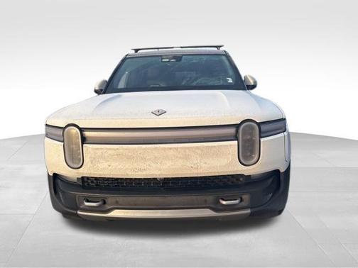 2025 Rivian R1S Adventure