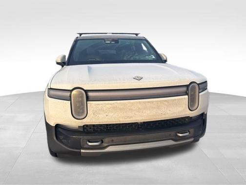 2025 Rivian R1S Adventure