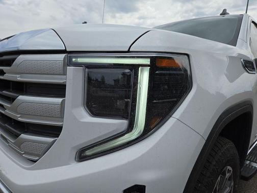 Summit White 2026 GMC Sierra 1500 SLE