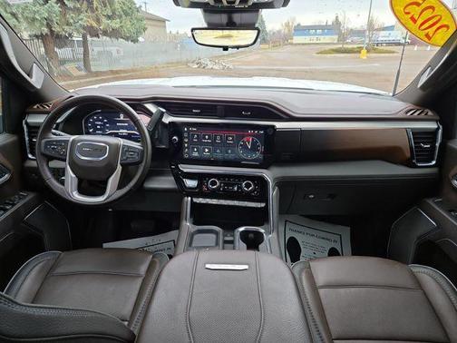 Summit White 2025 GMC Sierra 3500 Denali