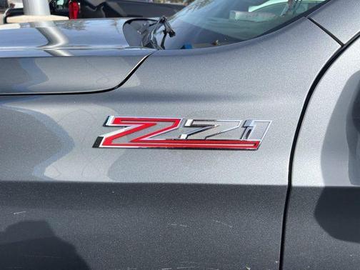 Satin Steel Metallic 2022 Chevrolet Suburban Z71