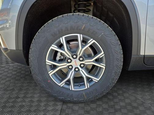 2025 GMC Acadia AT4