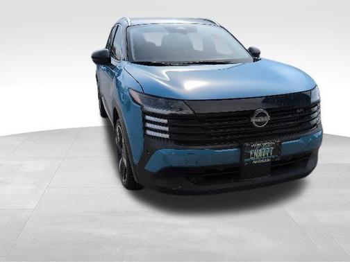 2t Ice Blk Roof 2025 Nissan Kicks SR