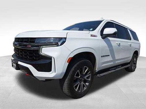 Summit White 2022 Chevrolet Suburban Z71