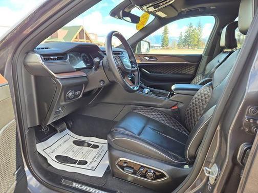 Metallic 2024 Jeep Grand Cherokee Summit