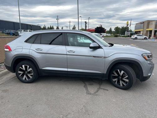 2022 Volkswagen Atlas Cross Sport 2.0T SE