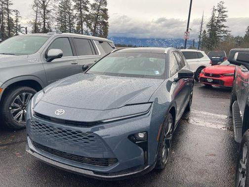 2025 Toyota Crown Signia LIMITED