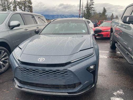 2025 Toyota Crown Signia LIMITED