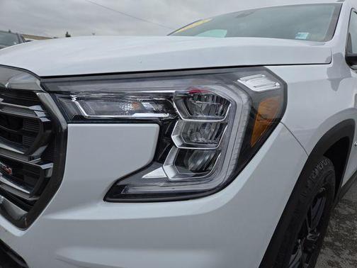 Summit White 2023 GMC Terrain AT4