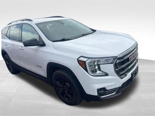 Summit White 2023 GMC Terrain AT4