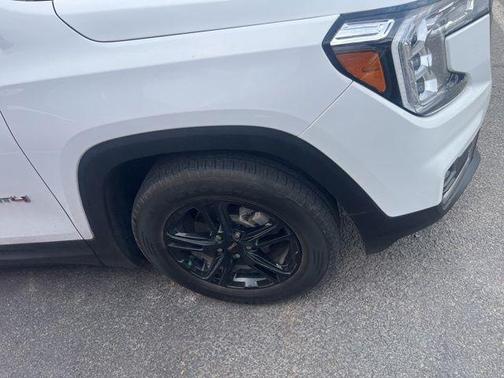 Summit White 2023 GMC Terrain AT4