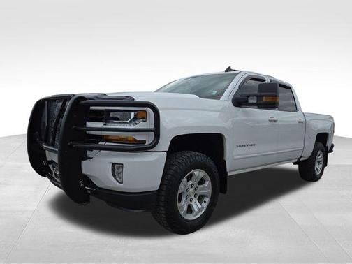 Summit White 2018 Chevrolet Silverado 1500 LT