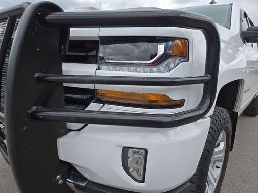 Summit White 2018 Chevrolet Silverado 1500 LT