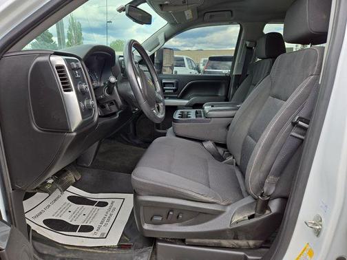 Summit White 2018 Chevrolet Silverado 1500 LT