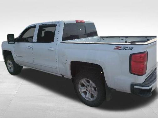 Summit White 2018 Chevrolet Silverado 1500 LT