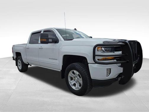 Summit White 2018 Chevrolet Silverado 1500 LT