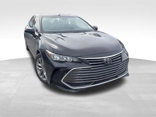 Midnight Black Metallic 2022 Toyota Avalon XLE