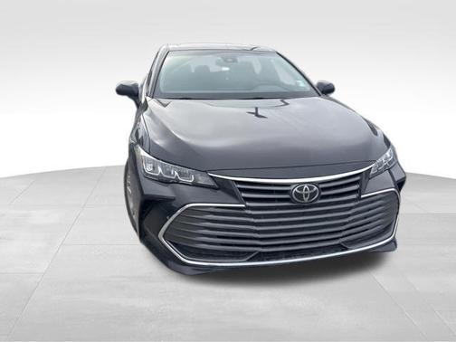 Midnight Black Metallic 2022 Toyota Avalon XLE