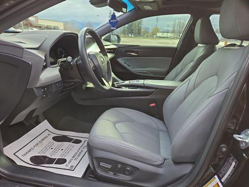 Midnight Black Metallic 2022 Toyota Avalon XLE