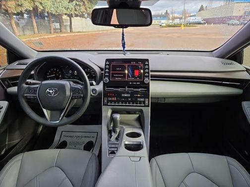 Midnight Black Metallic 2022 Toyota Avalon XLE