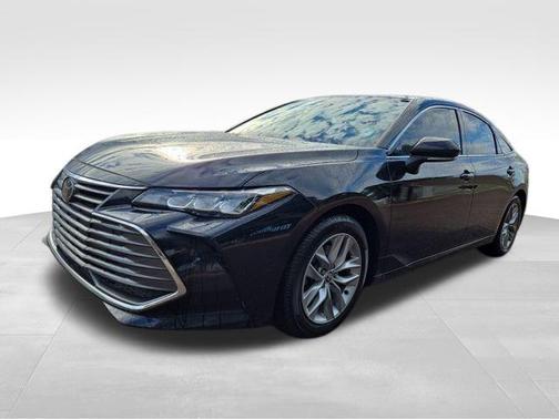 Midnight Black Metallic 2022 Toyota Avalon XLE