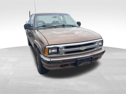 Brown 1996 Chevrolet S-10 LS Extended Cab