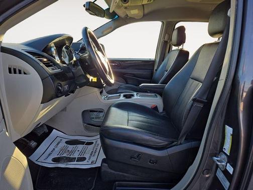 2017 Dodge Grand Caravan Crew