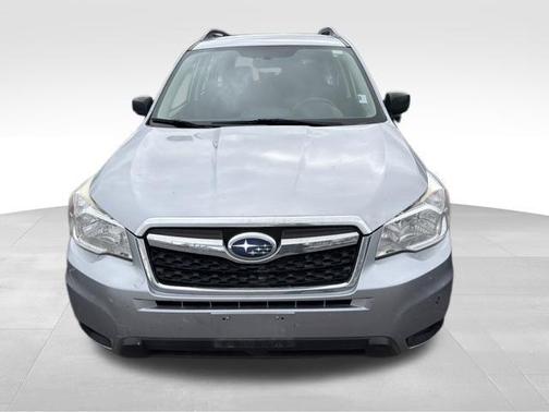 Ice Silver Metallic 2016 Subaru Forester 2.5i