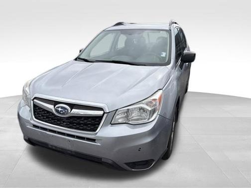 Ice Silver Metallic 2016 Subaru Forester 2.5i