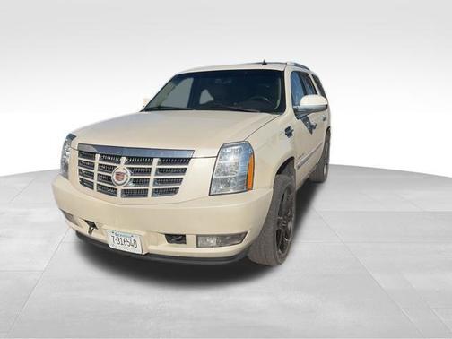 White Diamond Tri-Coat 2014 Cadillac Escalade Luxury