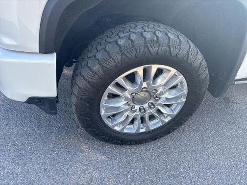 Iridescent Pearl Tricoat 2023 Chevrolet Silverado 3500 High Country