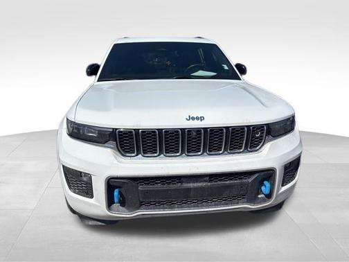 Bright White Clearcoat 2023 Jeep Grand Cherokee 4xe Overland