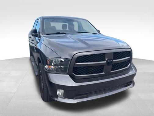 Granite Crystal Clearcoat Metallic 2019 RAM 1500 Classic Express