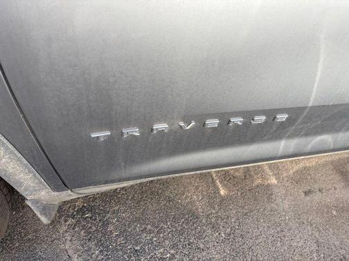 Sterling Gray Metallic 2026 Chevrolet Traverse LT