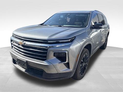 Sterling Gray Metallic 2026 Chevrolet Traverse LT