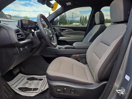 Sterling Gray Metallic 2026 Chevrolet Traverse LT