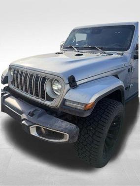 Silver Zynith Clearcoat 2024 Jeep Wrangler Sahara