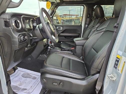 Silver Zynith Clearcoat 2024 Jeep Wrangler Sahara