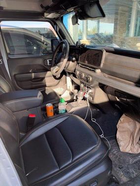 Silver Zynith Clearcoat 2024 Jeep Wrangler Sahara