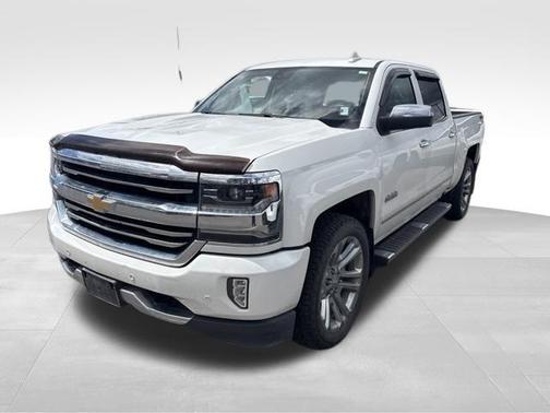 Iridescent Pearl Tricoat 2018 Chevrolet Silverado 1500 High Country